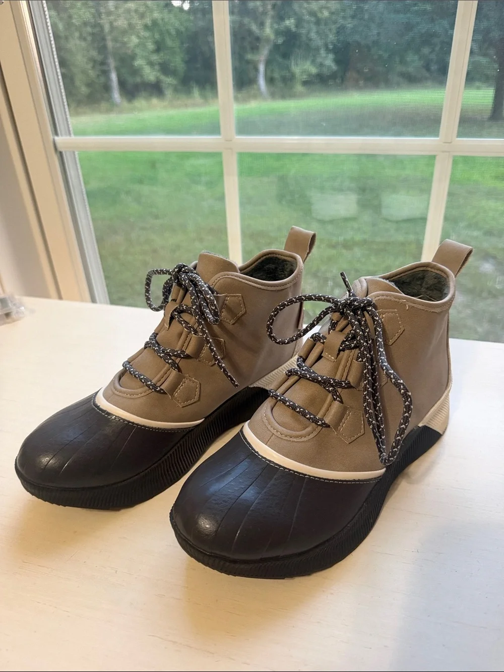 JBU Women’s Water Resistant Duck Boots Tan Black Size 7